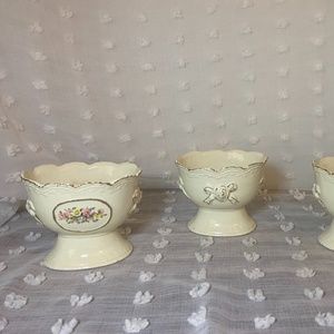 Vintage Ceramic White Planter, 1950's Flower Planter, Flower Vase, Cottage Chic,